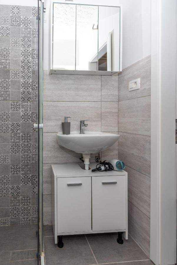 Studio Apartman Duje Trogir Exterior foto